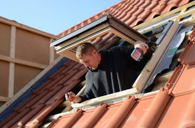 Pose de fenêtres de toit Velux à Job